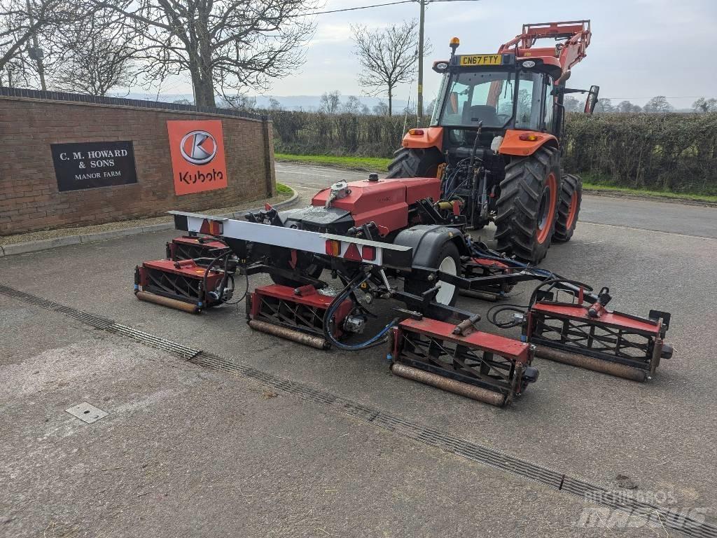 Toro TM7490 Kosačky namontované a ťahané