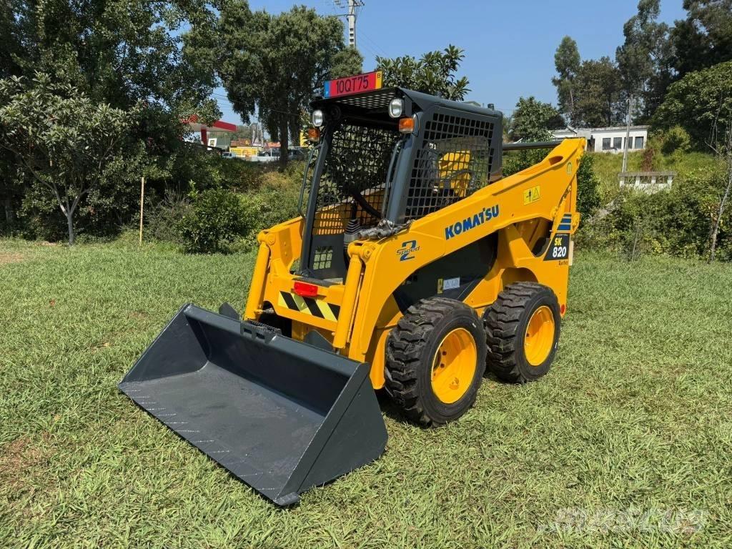 Komatsu SK 820 Šmykom riadené nakladače