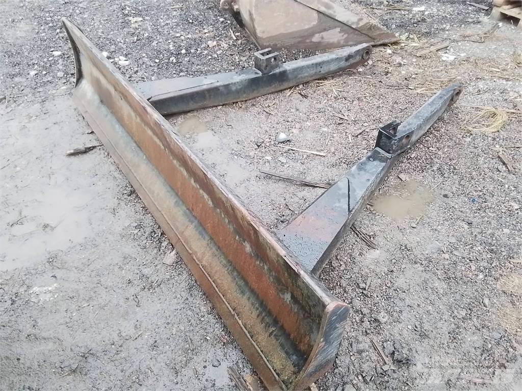 Komatsu 855 Ďalšie komponenty