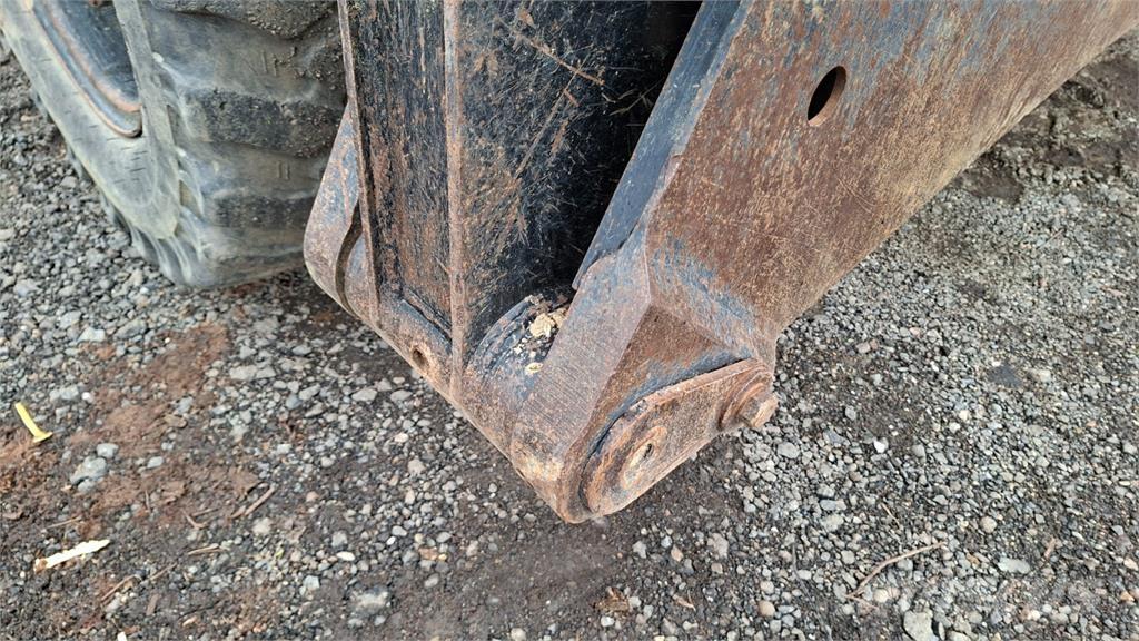 CAT M313D 4X4 Stavebníctvo - ostatné