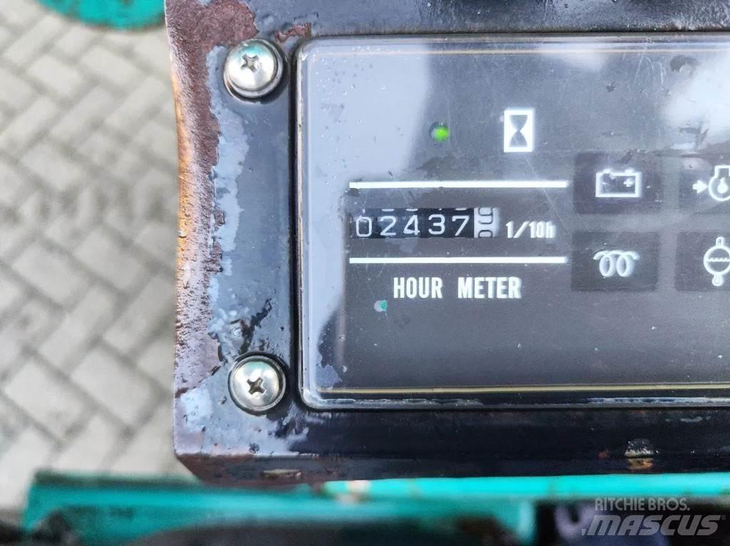 Maeda MC 305 Pásové žeriavy