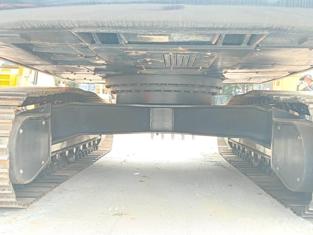 Hyundai R220LC-9S Pásové rýpadlá