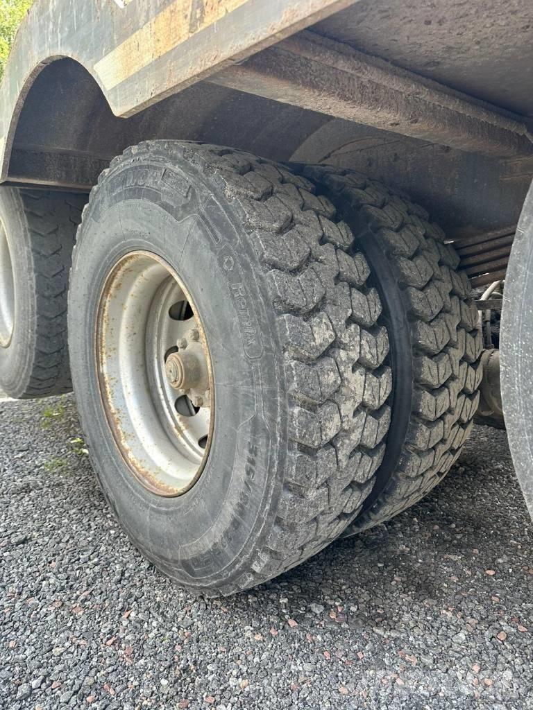 Sisu E11 Nákladné automobily na prepravu lesných strojov