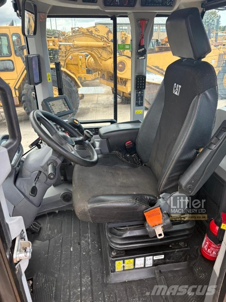 CAT 926 M Kolesové nakladače