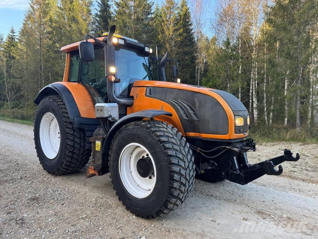Valtra T 202 Versu Traktory