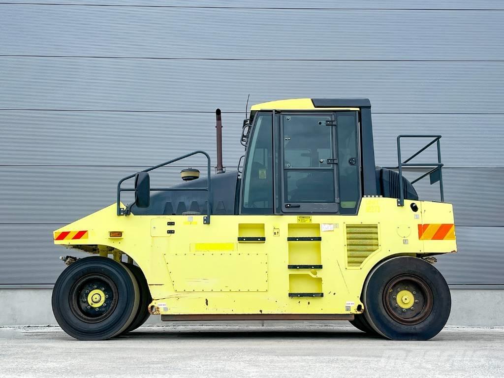 Ammann AP 240 Pneumatikové valce