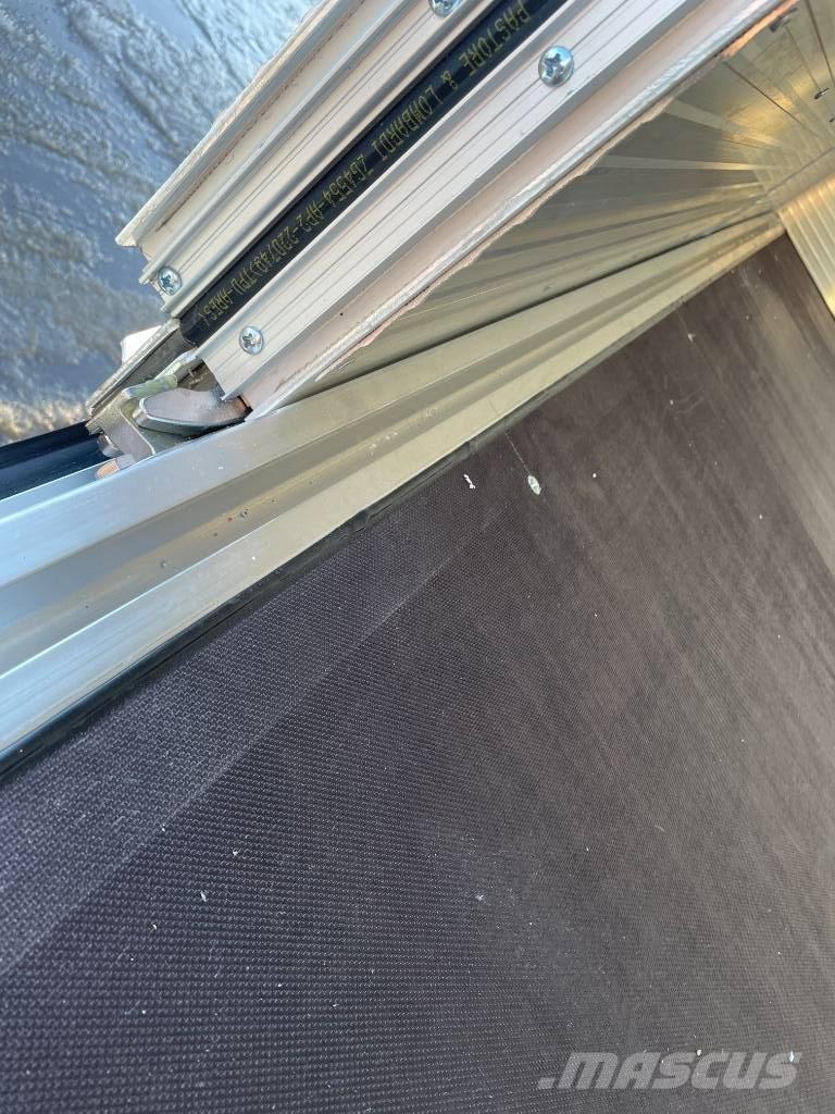 Volvo FM 330 Skriňová nadstavba