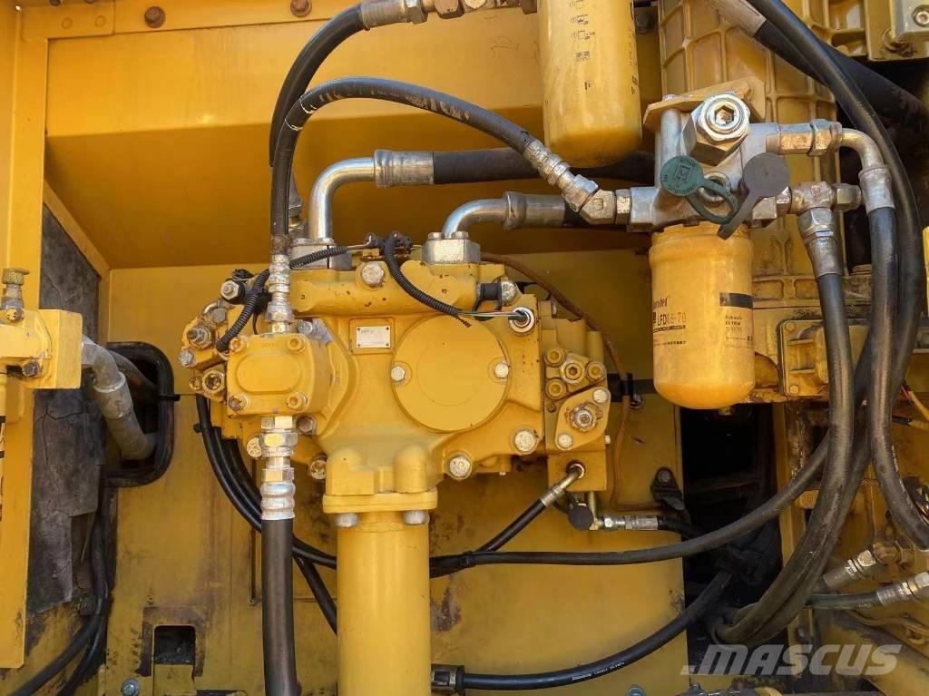 CAT 325D Pásové rýpadlá