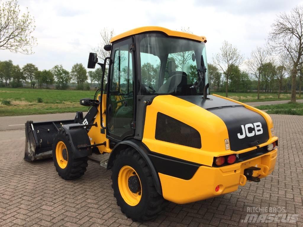 JCB 406 Kolesové nakladače