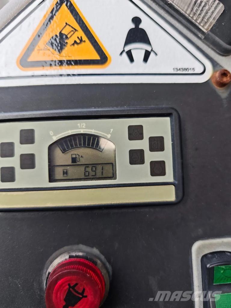 Volvo SD 25 Pneumatikové valce