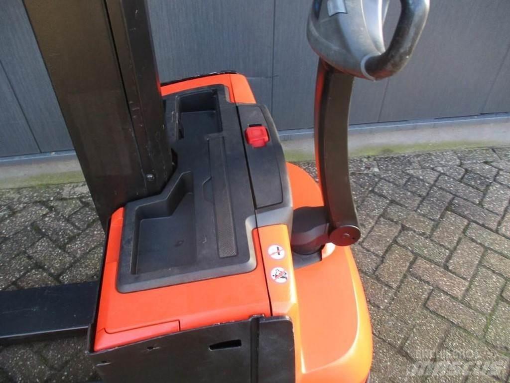BT SWE 080L Ručne vedené vysokozdvižné vozíky