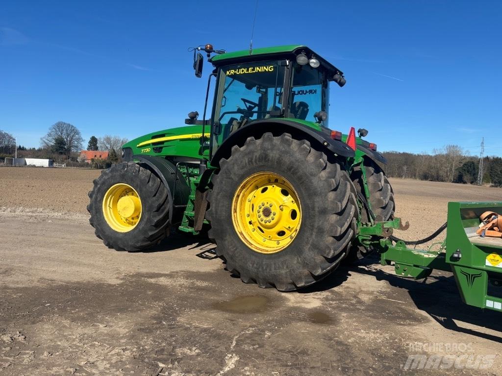 John Deere 7730 Traktory