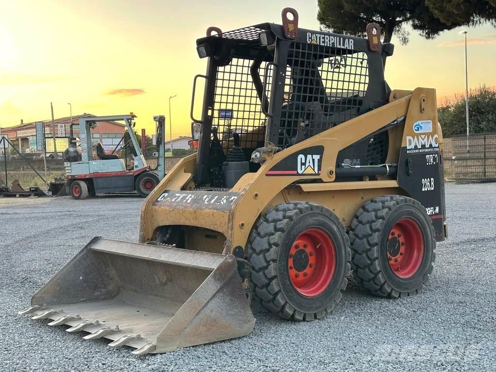 CAT 226BHF Mininakladače
