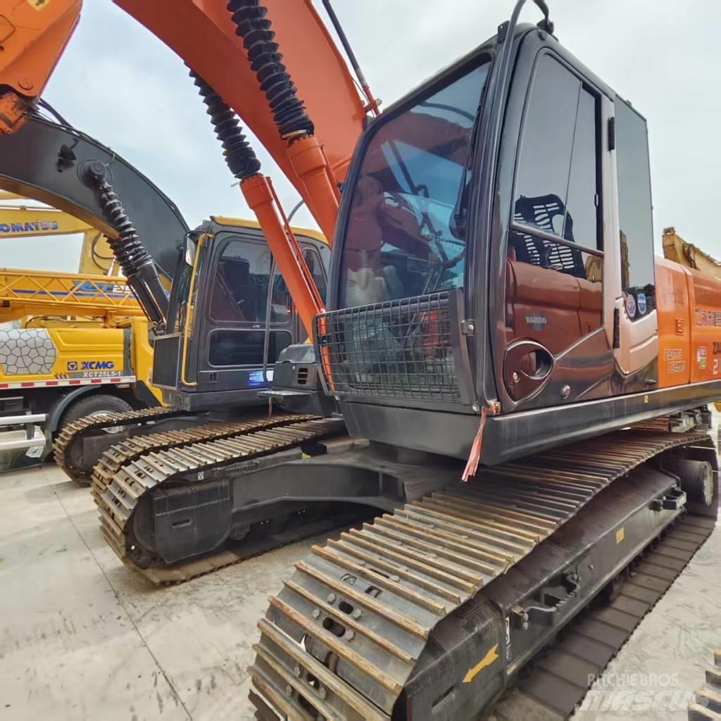 Hitachi ZX 210 Pásové rýpadlá