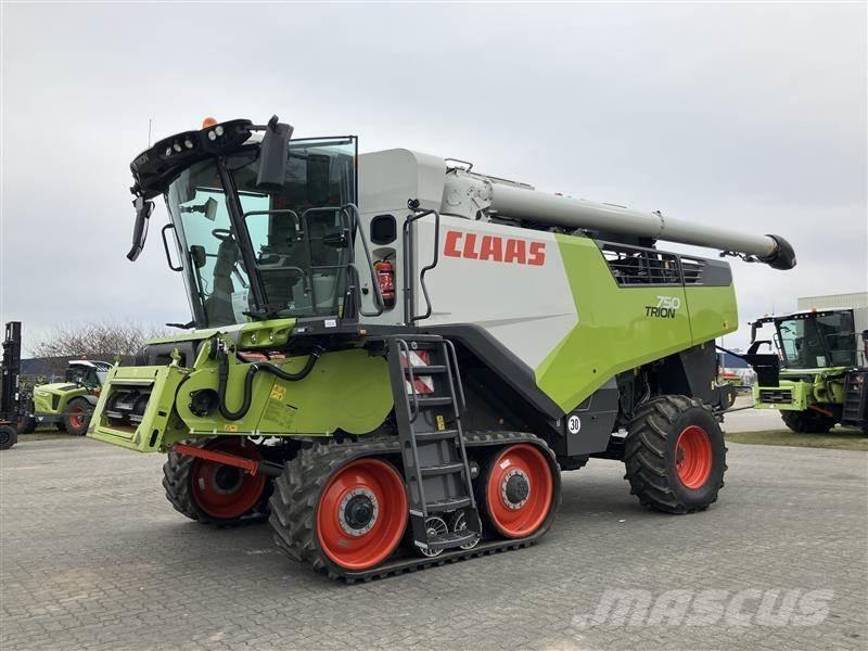 CLAAS TRION 750 TT Kombinované zberacie stroje