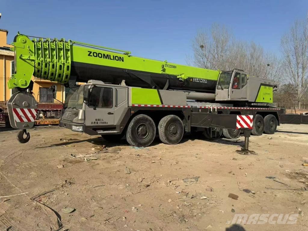 Zoomlion 220 Ton Univerzálne terénne žeriavy