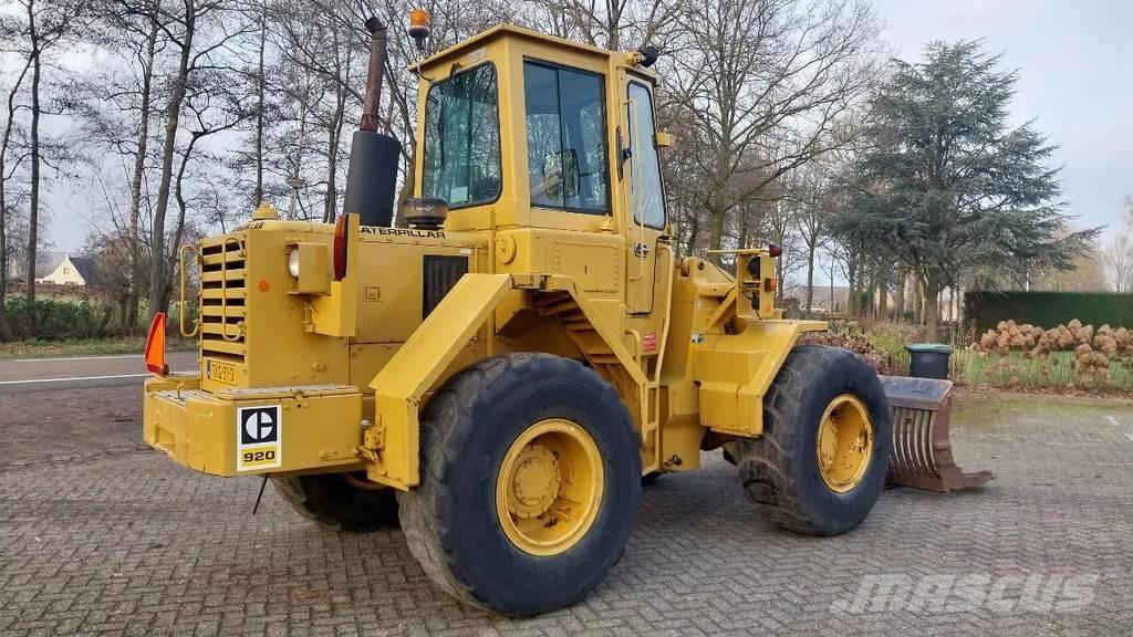 CAT 920 Kolesové nakladače