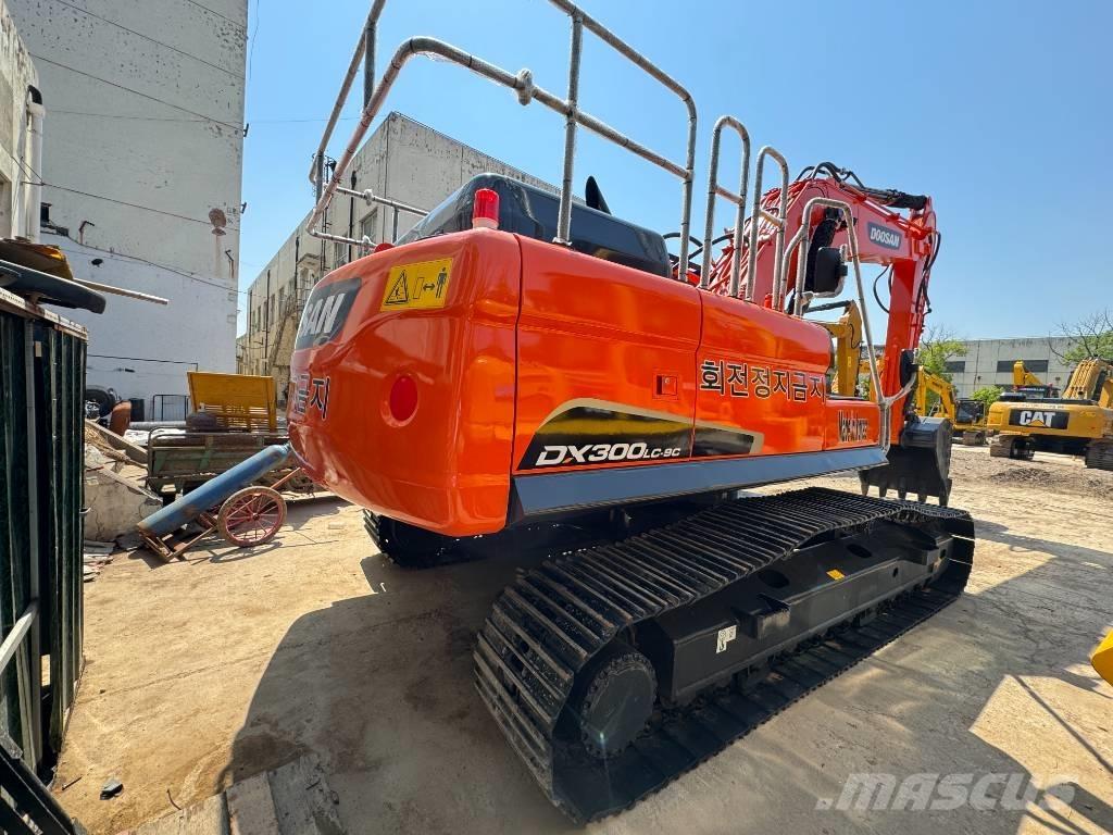 Doosan DX 300 LC-9S Pásové rýpadlá