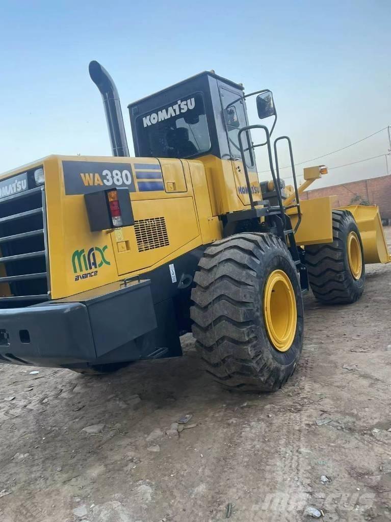 Komatsu WA 380 Kolesové nakladače