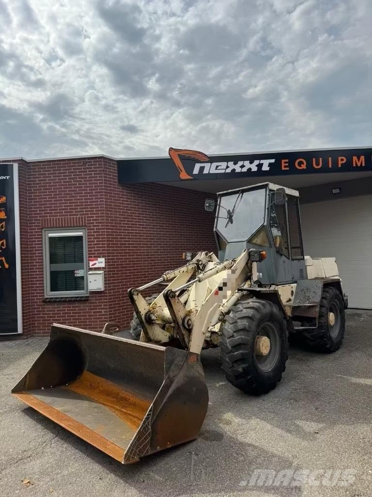 Atlas AR 72 Kolesové nakladače