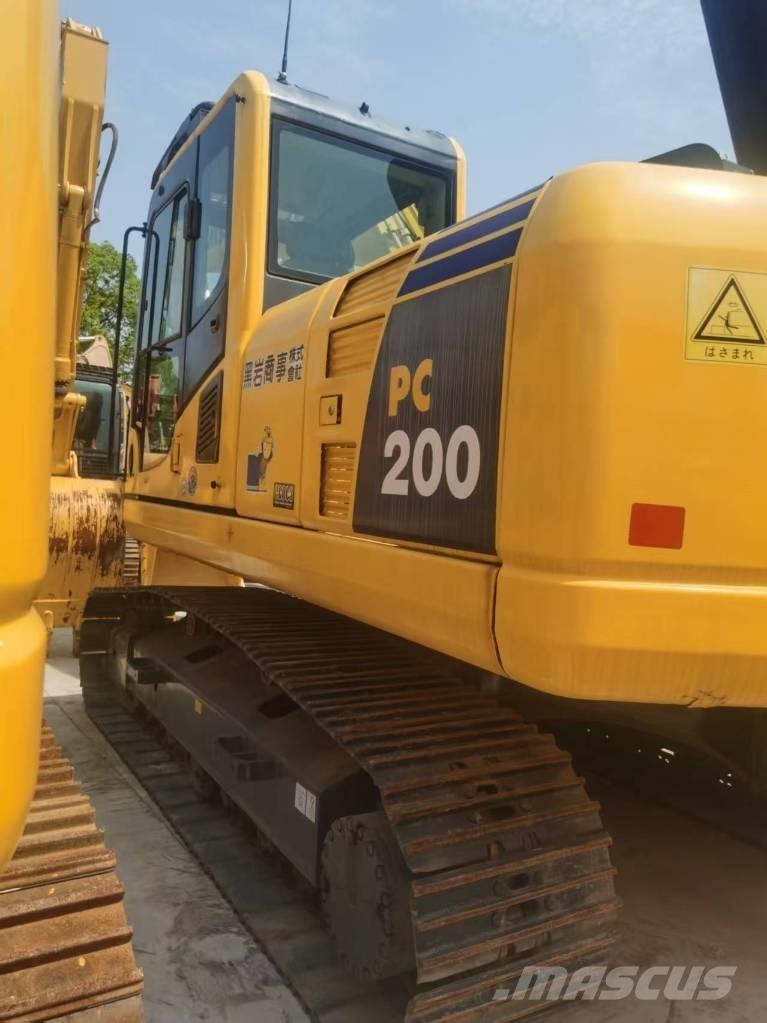 Komatsu PC 200-8 Pásové rýpadlá
