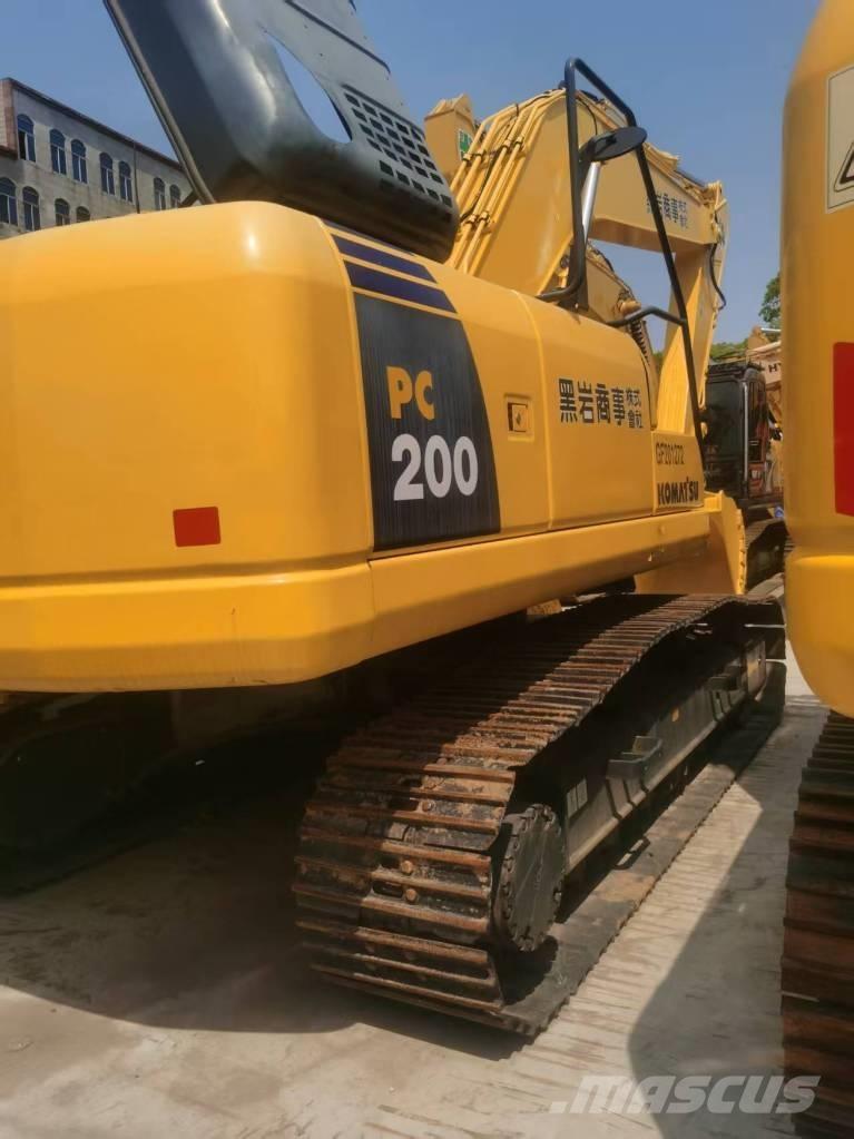 Komatsu PC 200-8 Pásové rýpadlá