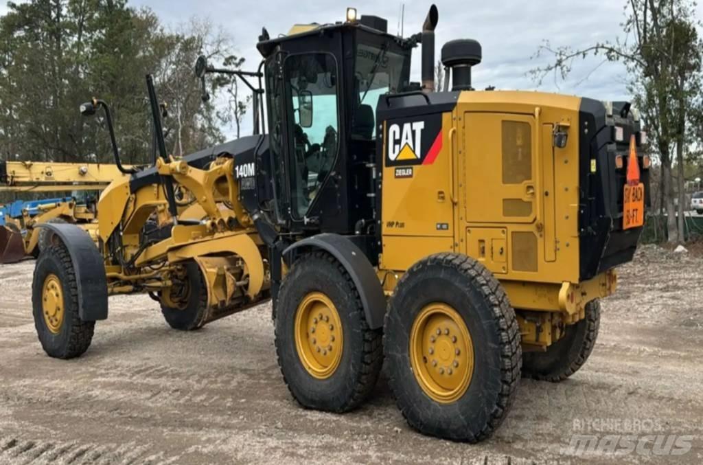 CAT 140M2 AWD Grejdery