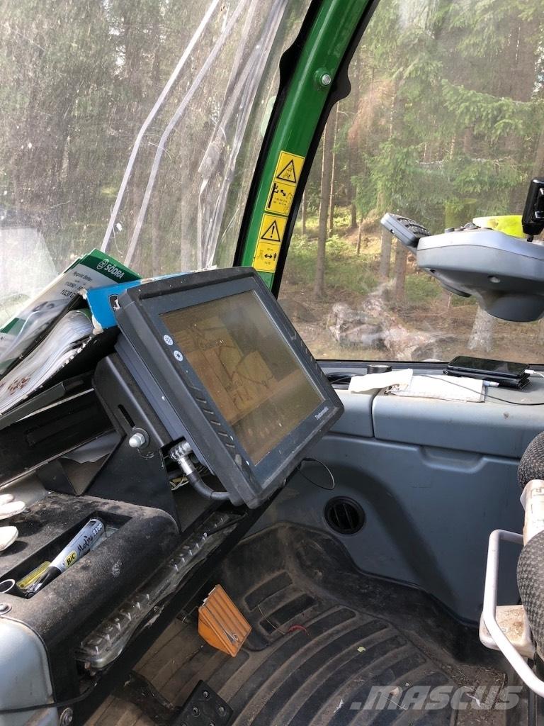 John Deere 810 E Lesné traktory