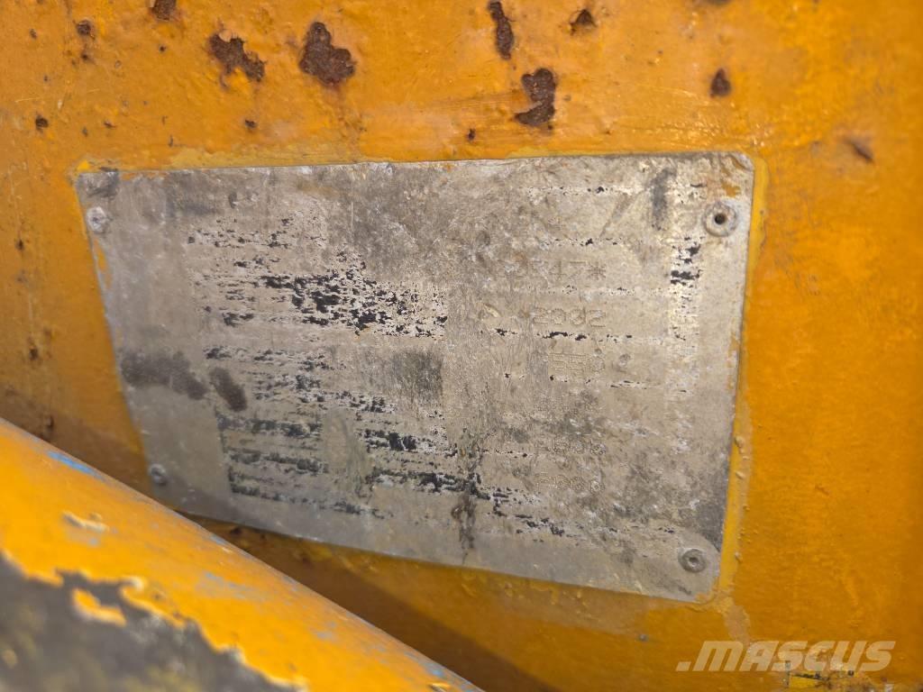 Komatsu SK 714 Šmykom riadené nakladače