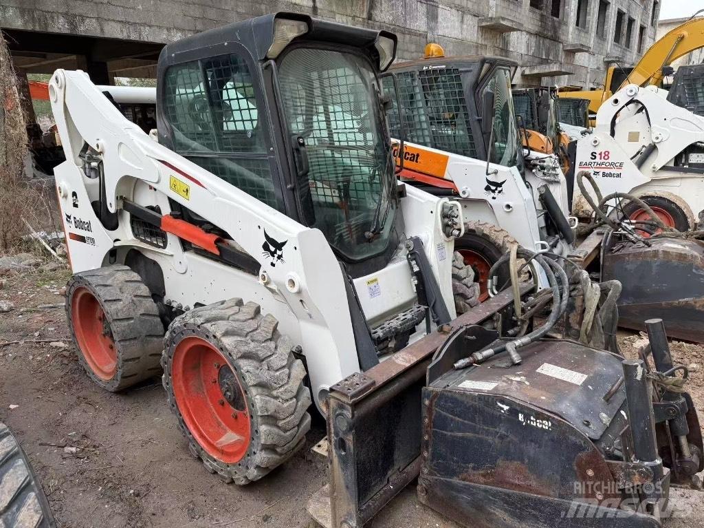 Bobcat S 220 S750 Šmykom riadené nakladače