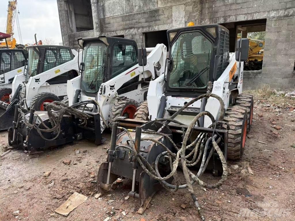 Bobcat S 220 S750 Šmykom riadené nakladače
