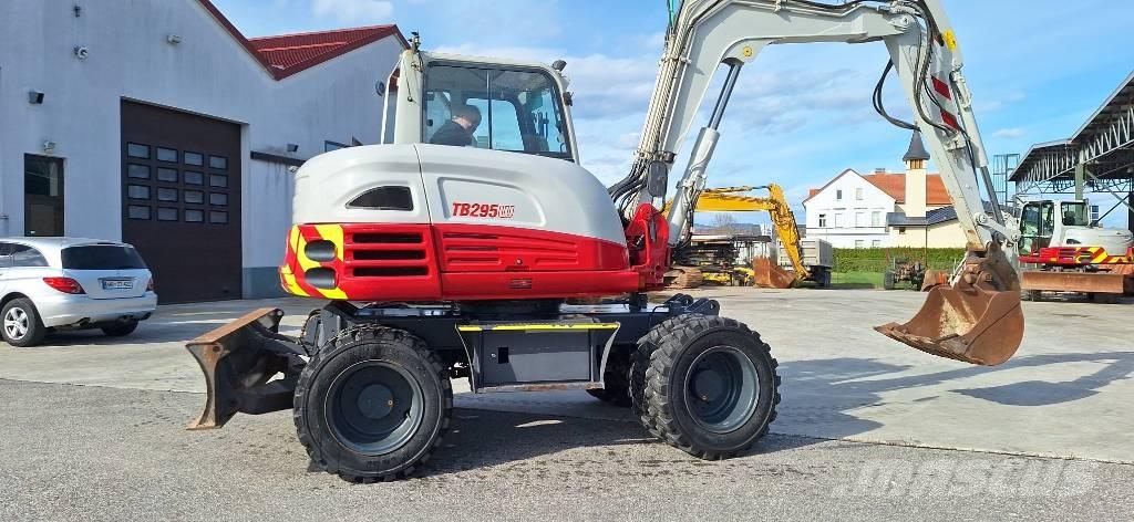 Takeuchi TB 295W Kolesové rýpadlá