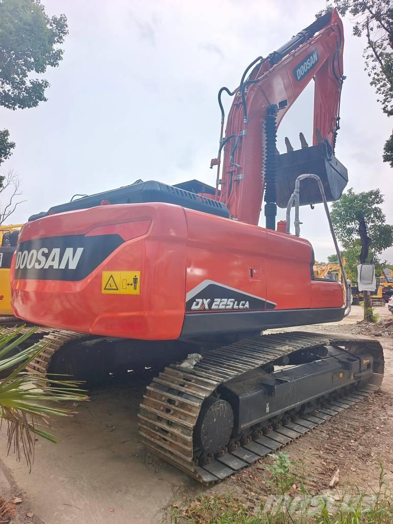 Doosan DX 225 LCA Pásové rýpadlá