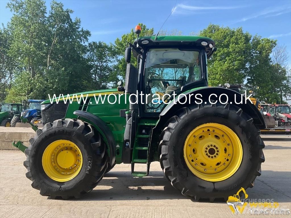 John Deere 7310 R Traktory