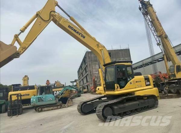 Komatsu PC 300 Pásové rýpadlá