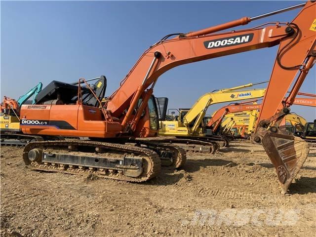 Doosan DH 300 Pásové rýpadlá