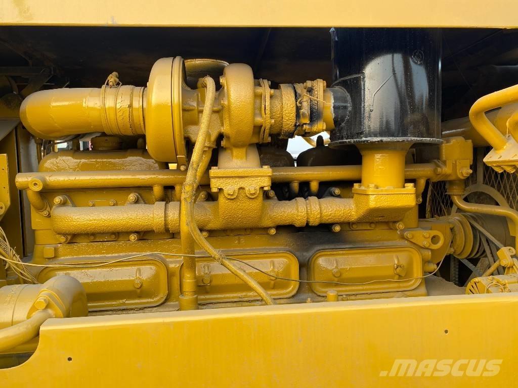 CAT D 6 D Pásové dozéry