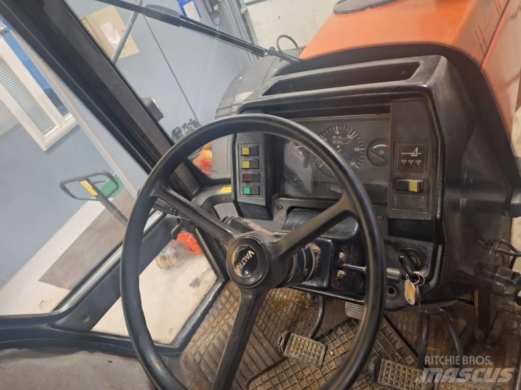 Valtra Valmet 8100E Traktory