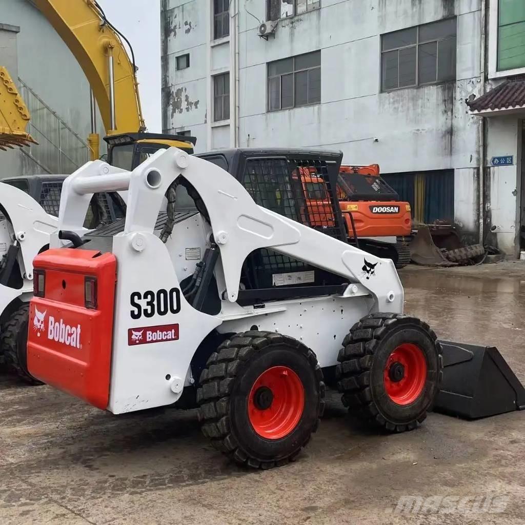 Bobcat S300 Šmykom riadené nakladače