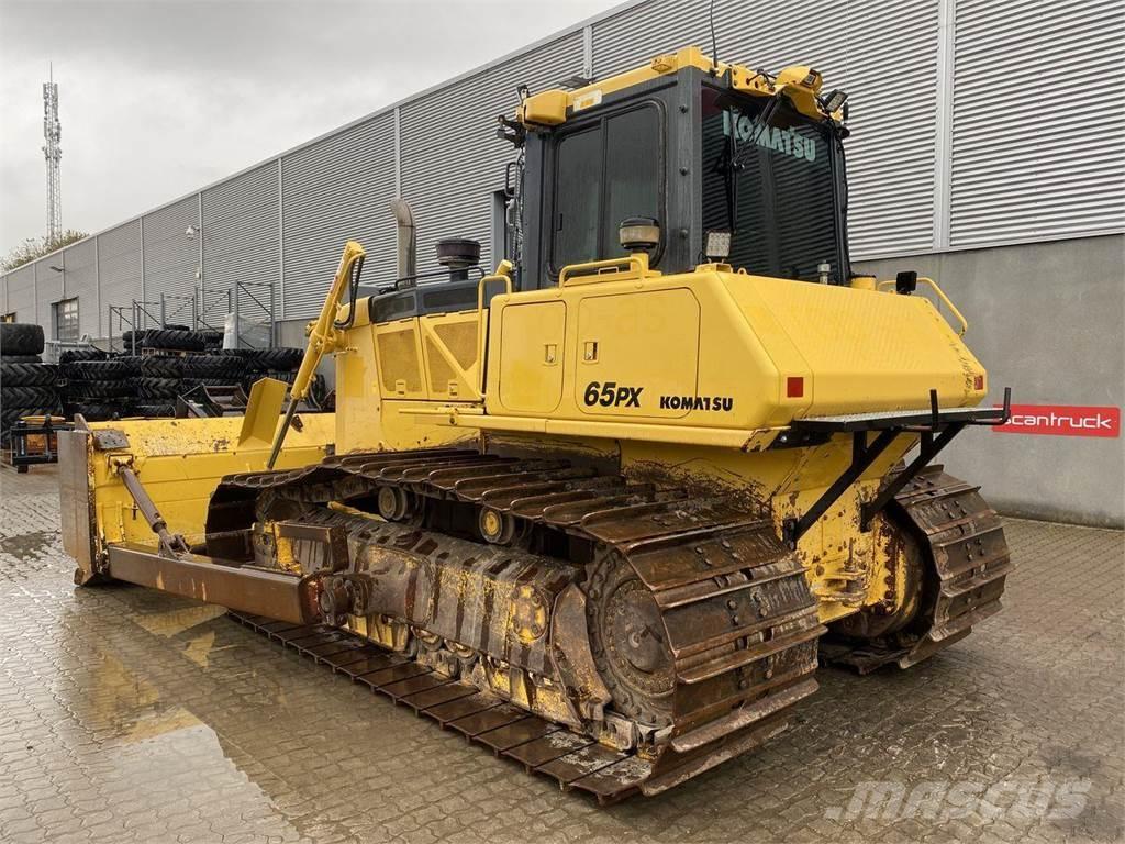 Komatsu D65PX-18 Pásové dozéry