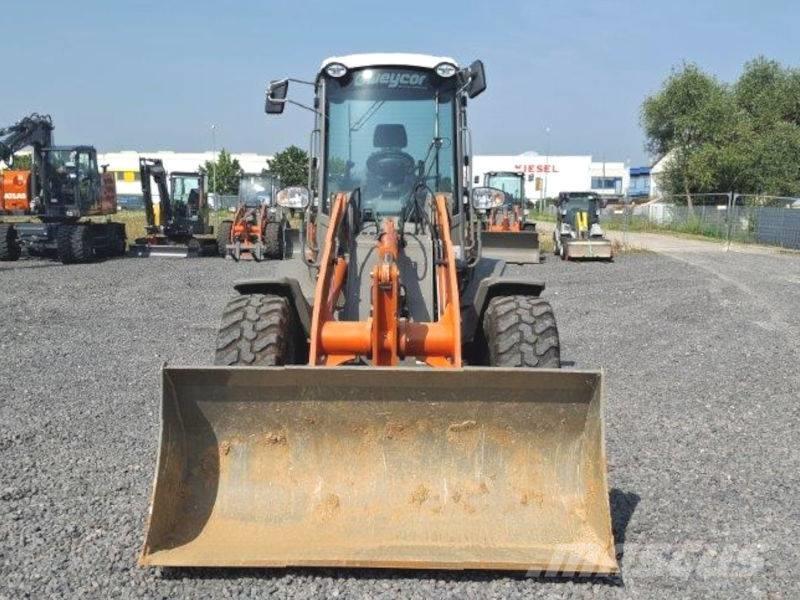 Atlas AR 480 Šmykom riadené nakladače