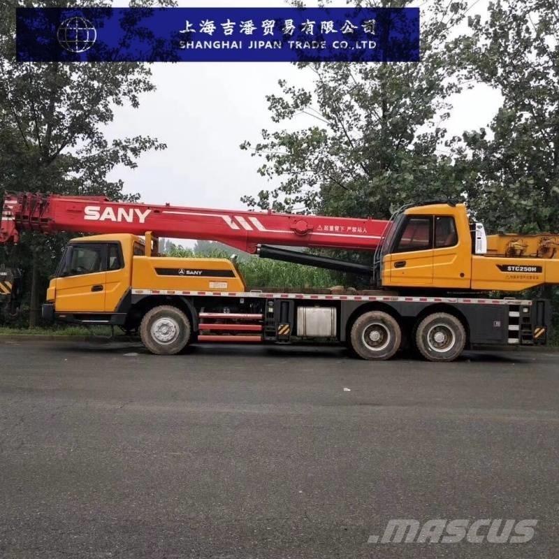 Sany STC 250 Univerzálne terénne žeriavy