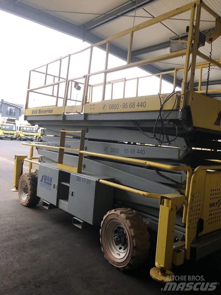 SkyJack SJ 9250 RT Nožnicové zdvíhacie plošiny