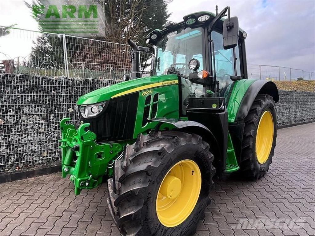 John Deere 6120m Traktory