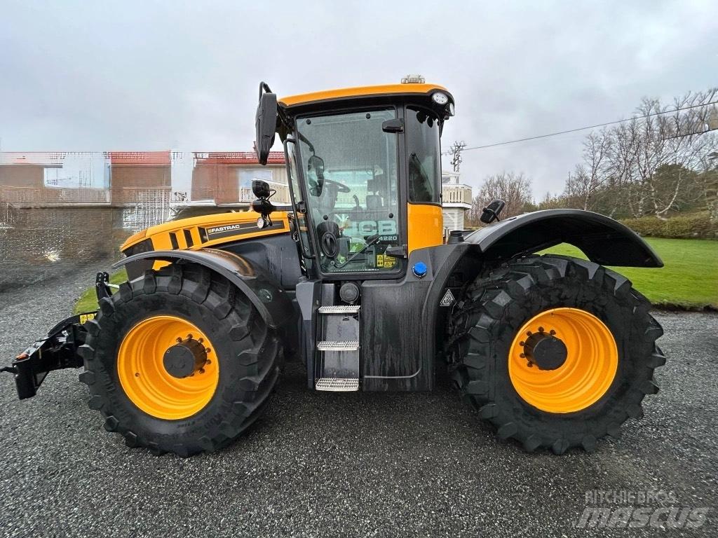 JCB 4220 FASTRAC Traktory