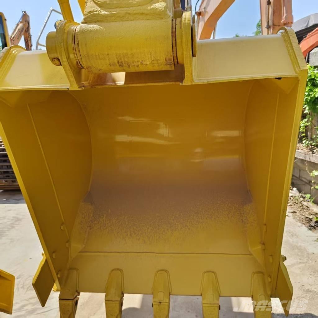 Komatsu PC 220-7 Pásové rýpadlá