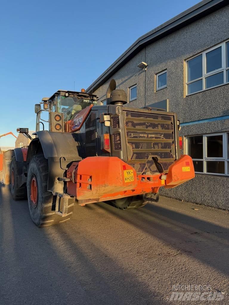Hitachi ZW 370-6 Kolesové nakladače