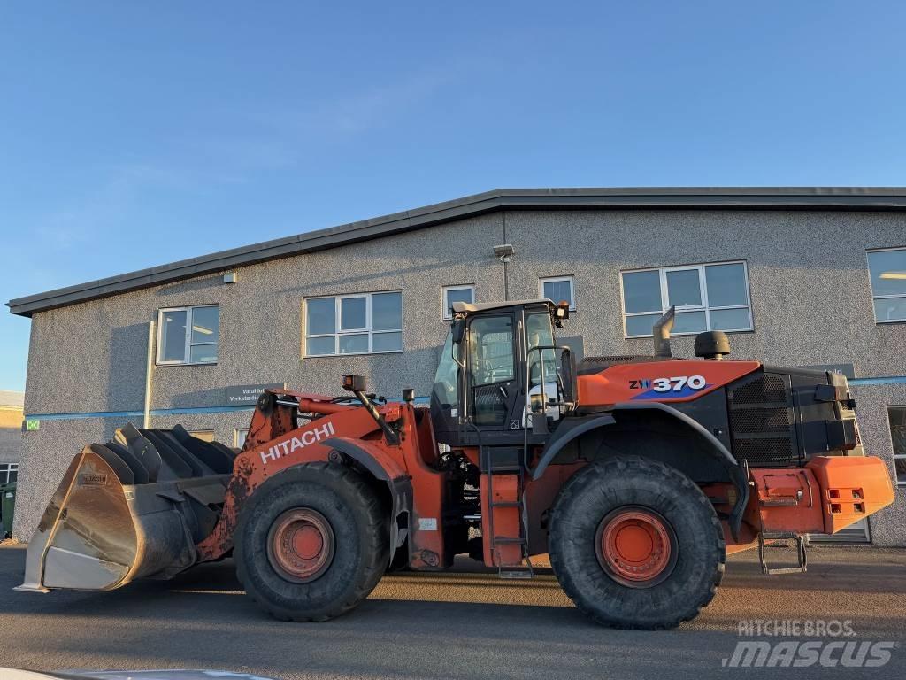 Hitachi ZW 370-6 Kolesové nakladače