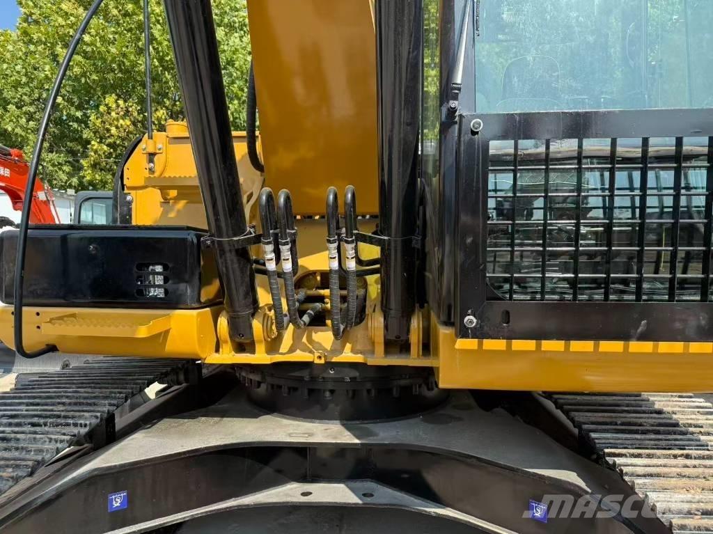 CAT 320 D Pásové rýpadlá