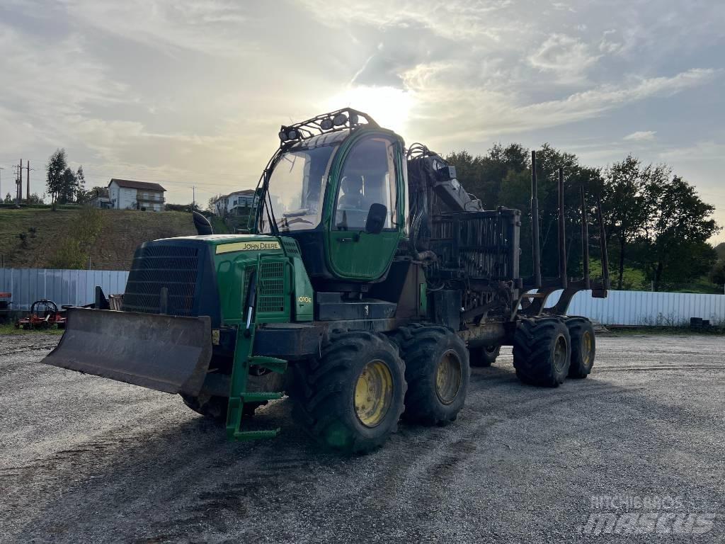 John Deere 1010 E Lesné traktory